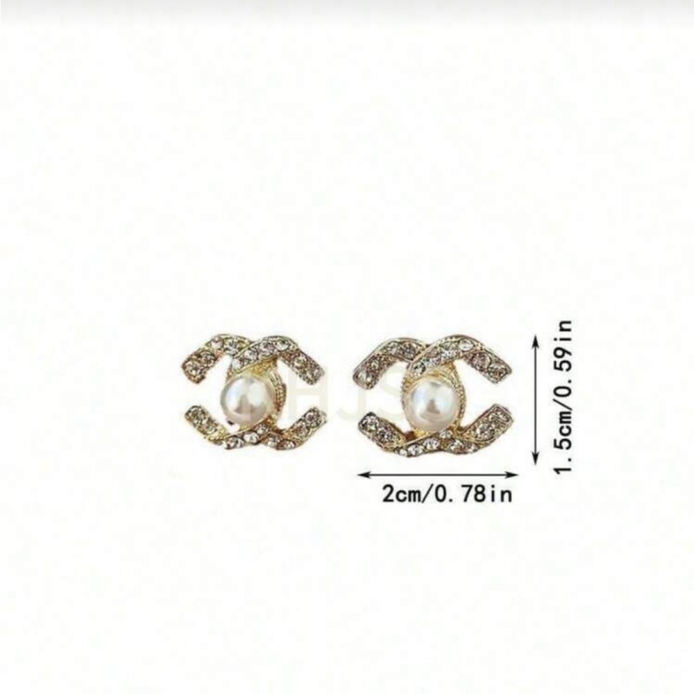 Elegant Gold and Pearl Earrings - Picture 3 of 4